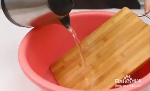 菜板用鹽水泡多久